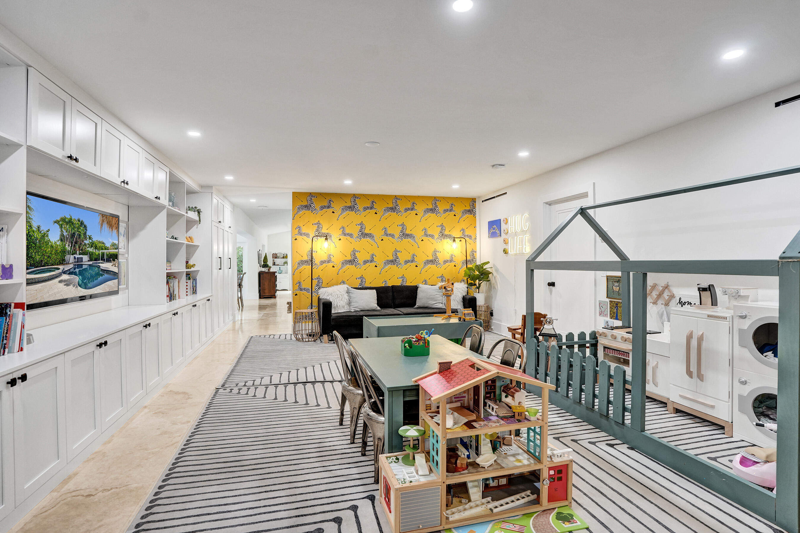 BEACH WAY HEIGHTS UNIT - Residential