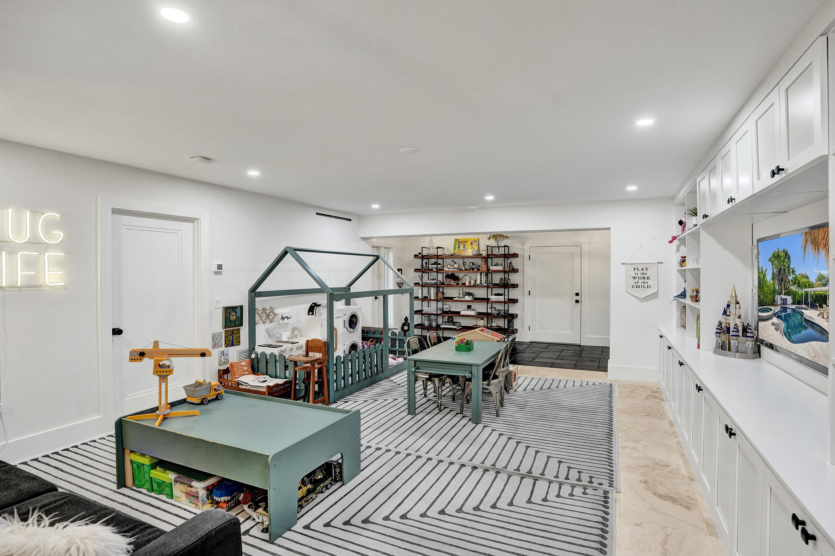 BEACH WAY HEIGHTS UNIT - Residential