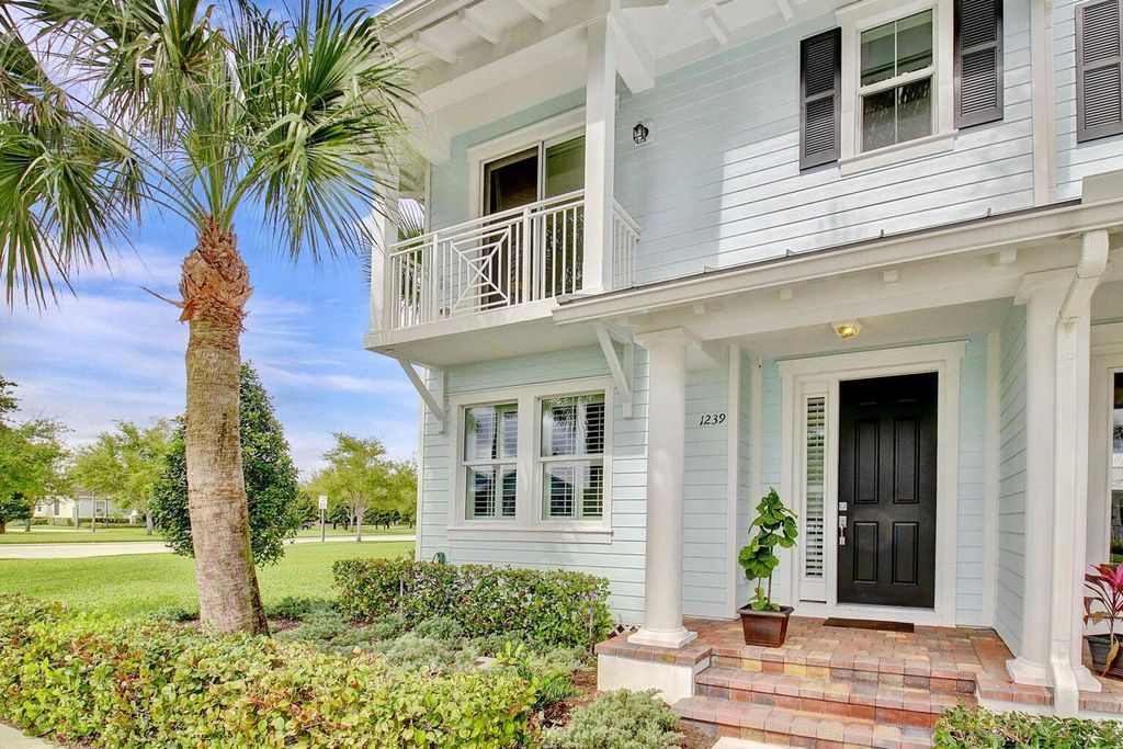 Photo of 1239 N Community Drive, Jupiter, FL 33458 (MLS # R10990970)