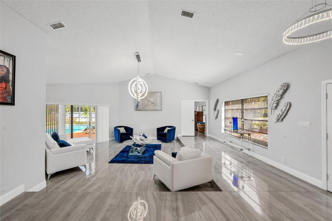 Ramblewood 76-49 B - Residential