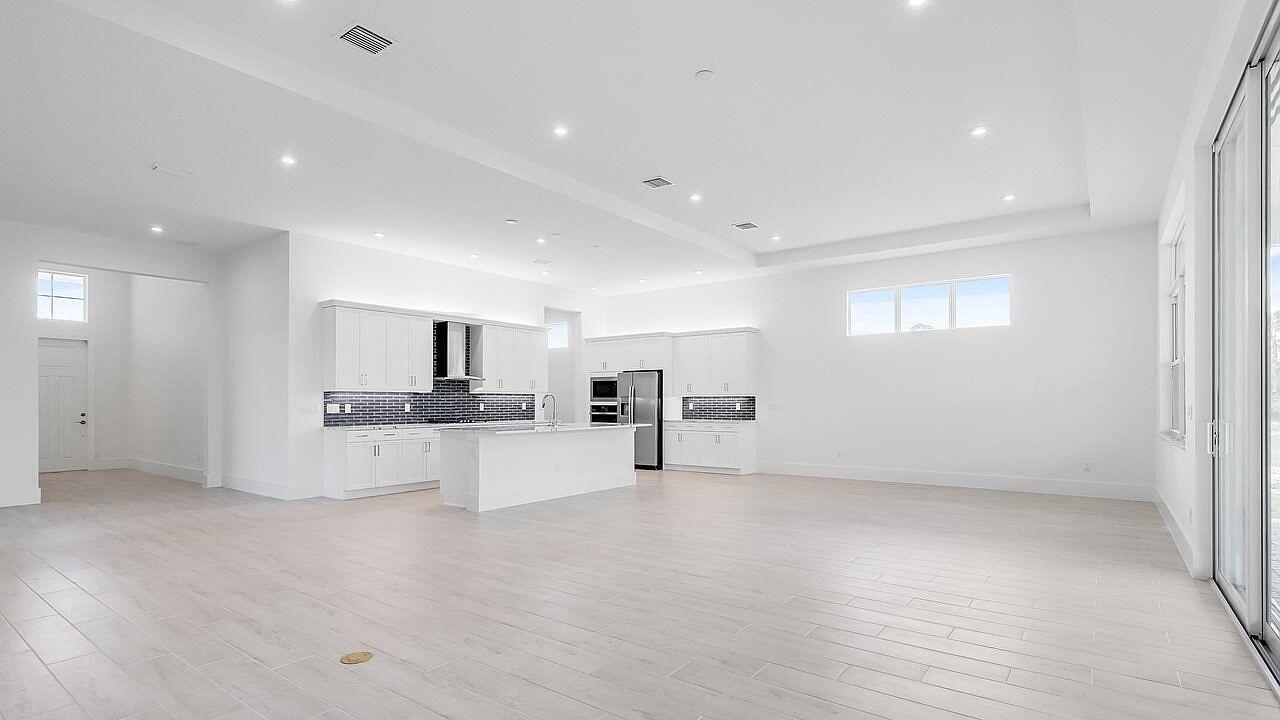 VERANDA ESTATES PHASE 1 - Residential