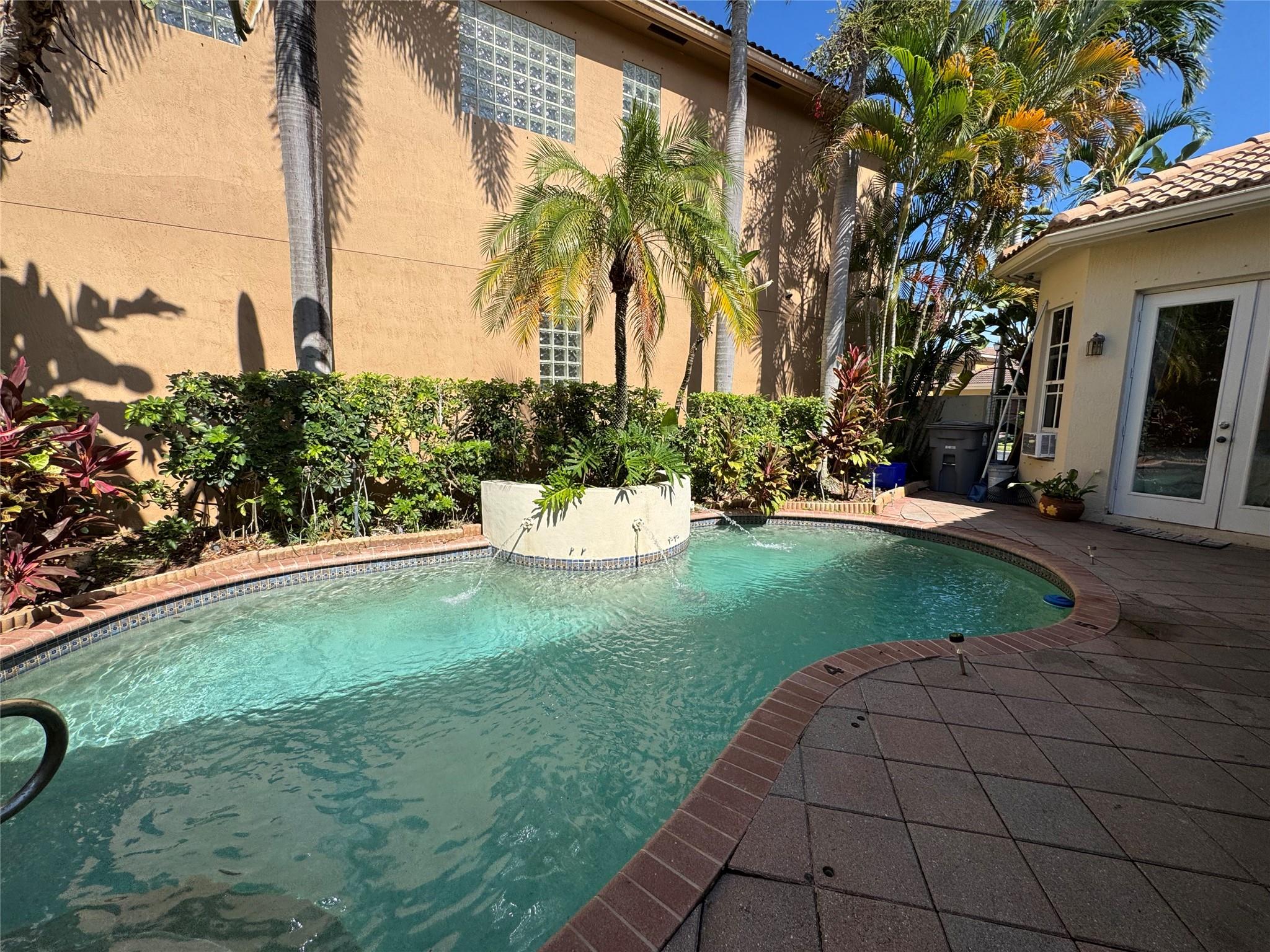 5545 Via De La Plata Cir
