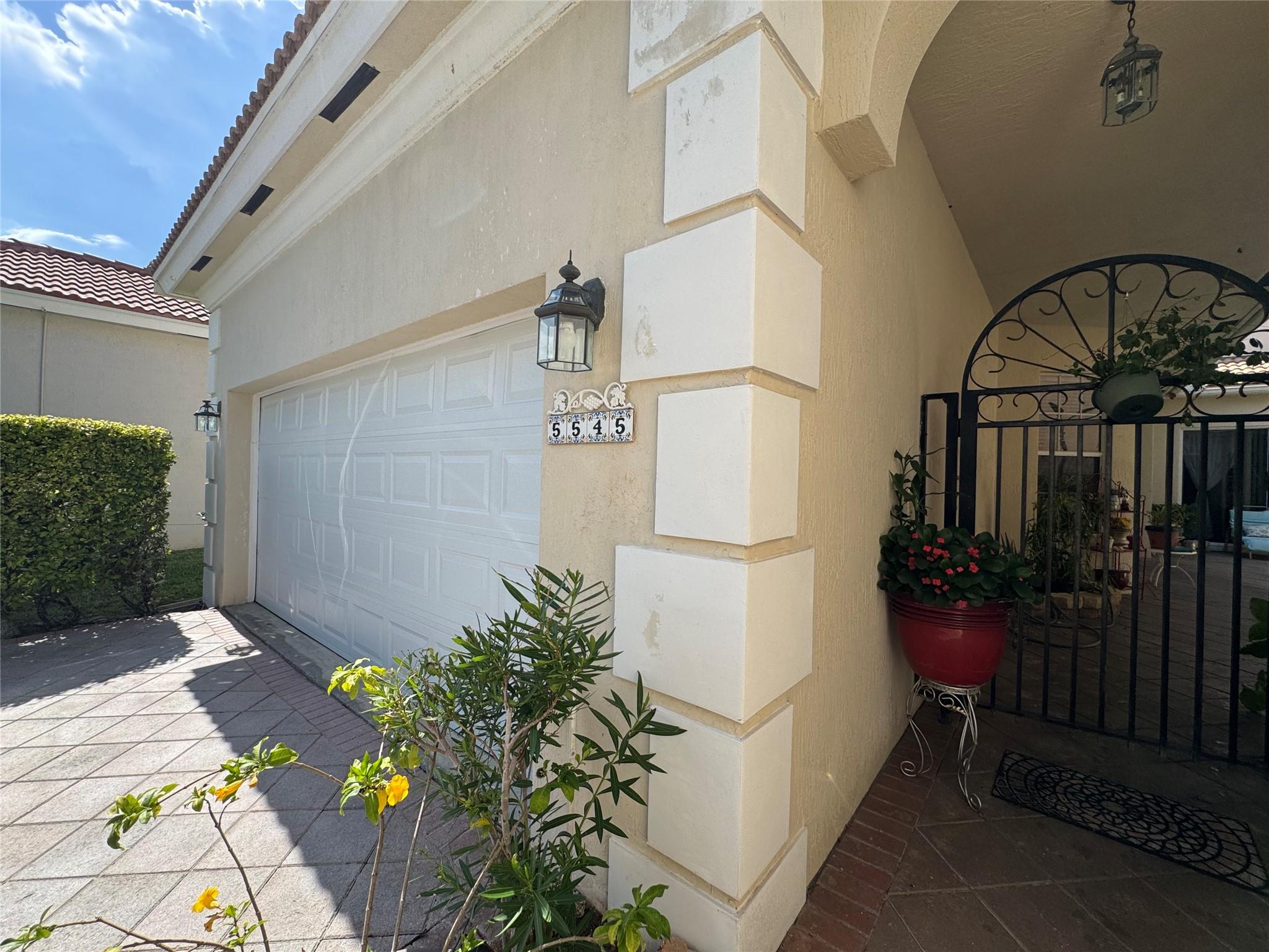 5545 Via De La Plata Cir