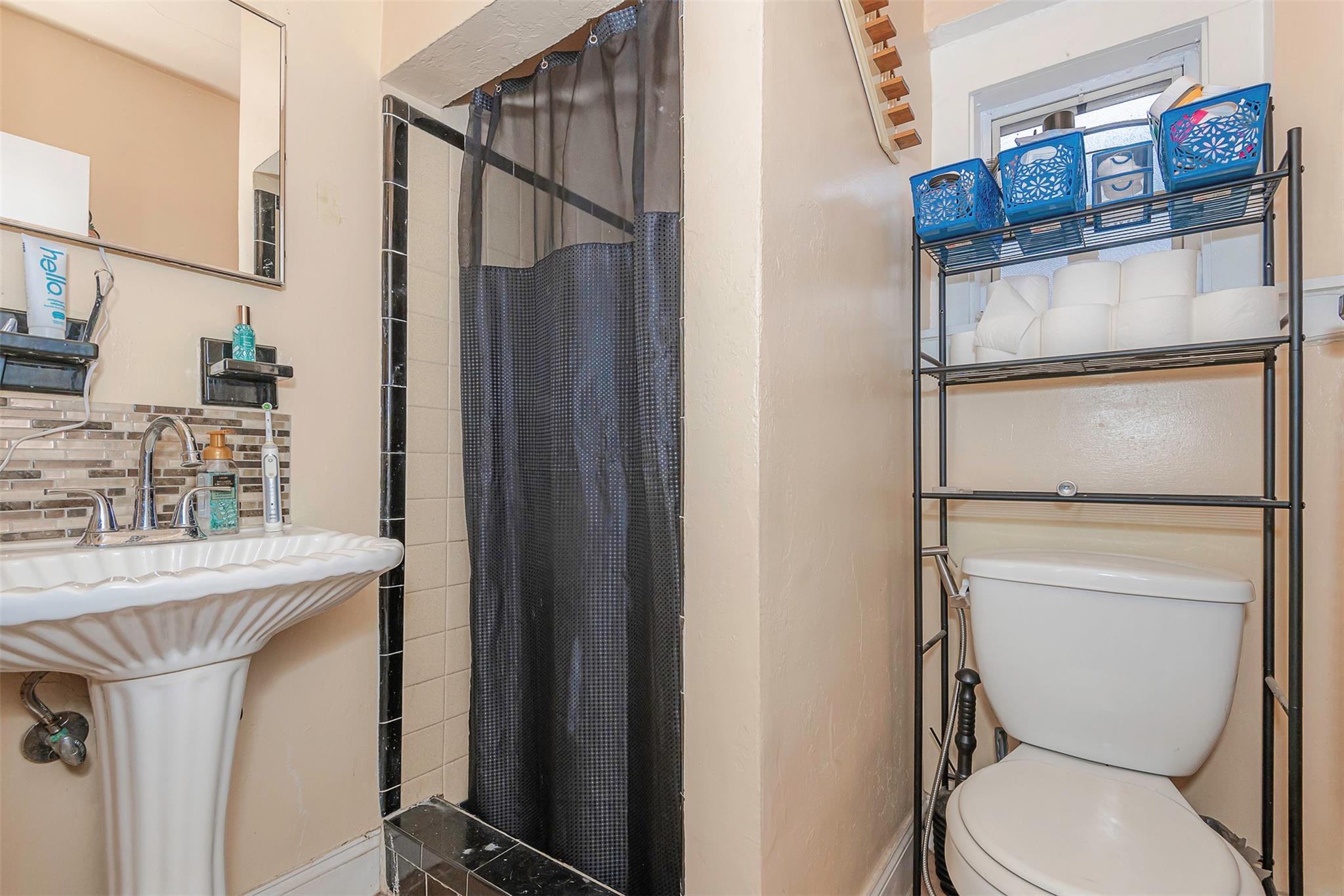 Hollywood Lawns 2-58 B - Residential Income