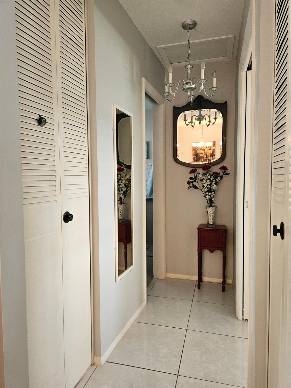 CRESTHAVEN VILLAS 17 COND - Residential