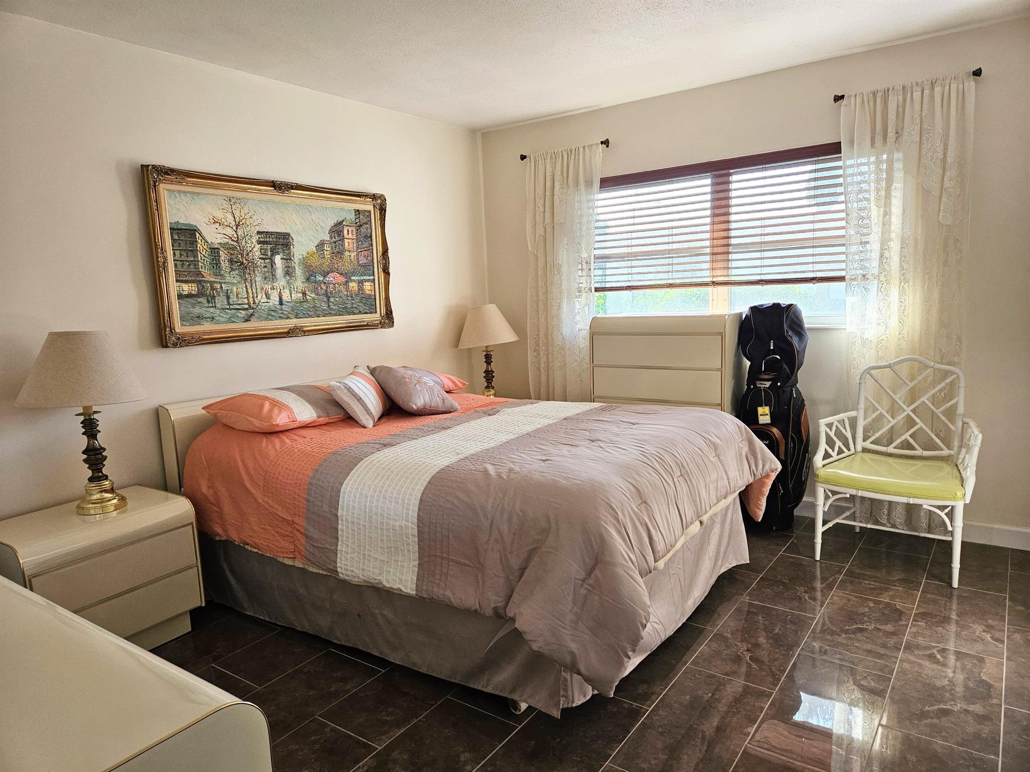 CRESTHAVEN VILLAS 17 COND - Residential