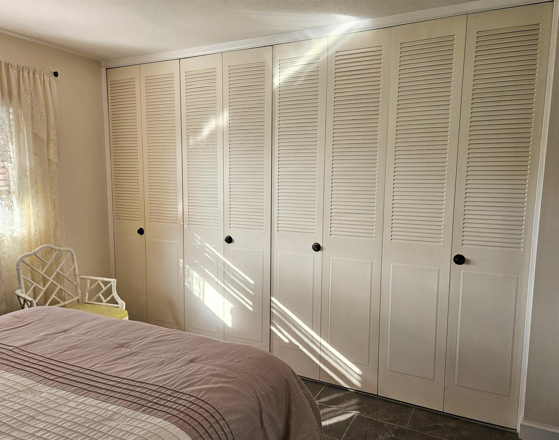 CRESTHAVEN VILLAS 17 COND - Residential