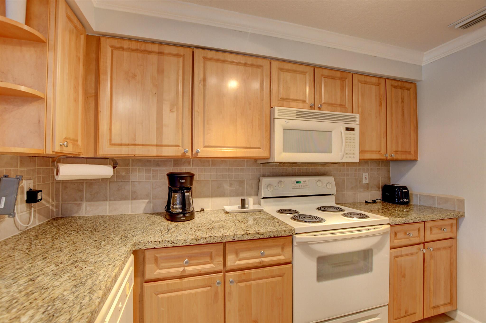 2BR/2BA townhome, with 1-car garage in Tierra Verde, east of I-95. Features laminate floors, granite counters, wood cabinets, spacious guest room with walk-in closet, and a master suite with Roman tub + oversized walk-in. Extra garage storage. Property comes furnished and turnkey, since the photos were taken, the landlord has added additional furniture and a flat-screen TV in the living room. Minutes to the beach, Downtown Delray & Atlantic Ave. Resort-style community with pool, gym, tennis, volleyball & play area. Tenant occupied unitl 8/31/25 - Available to rent as of 9/15/25.