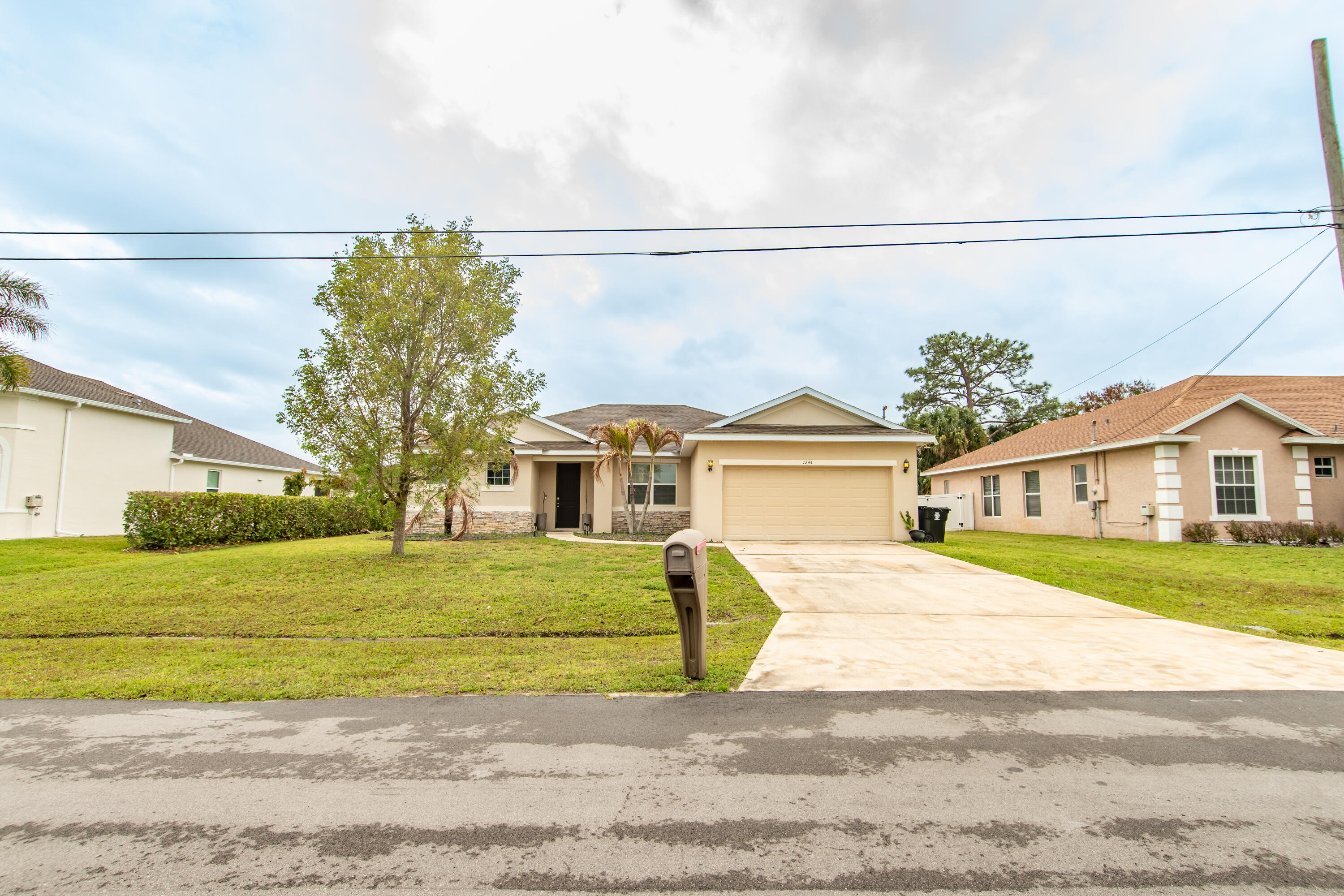 PORT ST LUCIE SECTION 19 - Residential