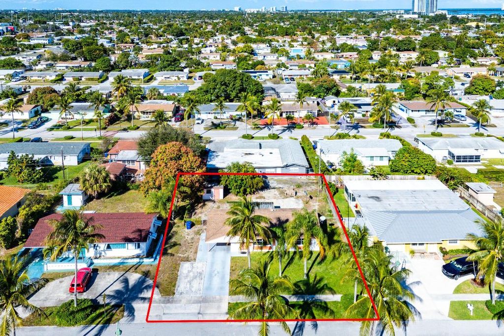 Photo of 330 W 22nd Court, Riviera Beach, FL 33404 (MLS # R11153509)