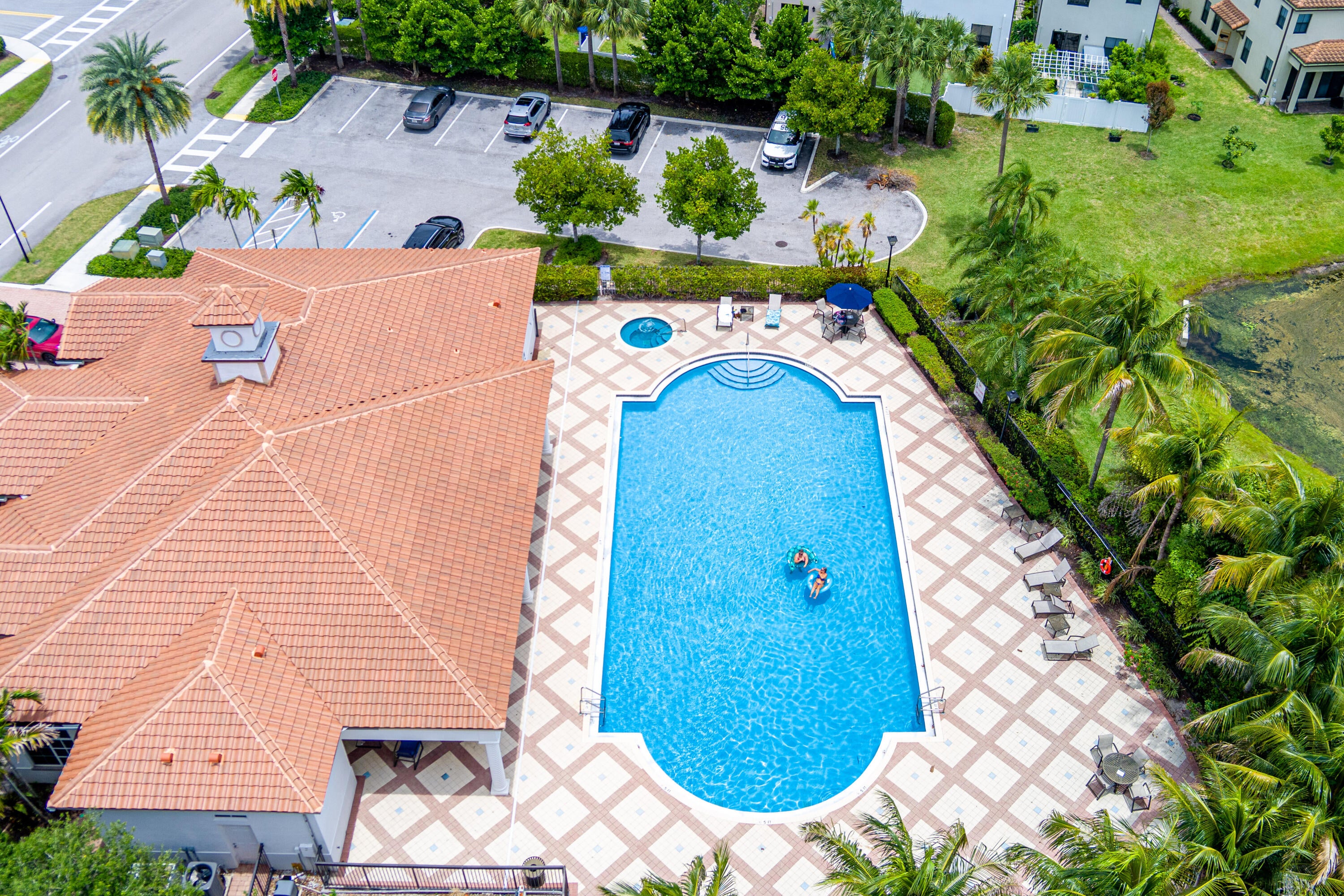 1009 Sweet Briar Lane