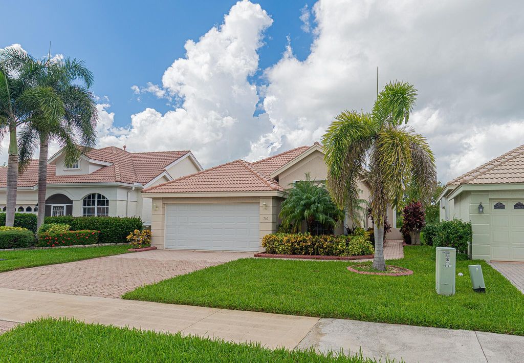 Photo of 716 SW Aruba Bay, Port Saint Lucie, FL 34986 (MLS # R10926130)