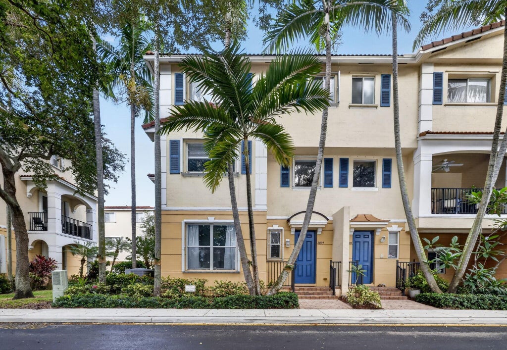 Photo of 2899 S GREENLEAF Circle, Boynton Beach, FL 33426 (MLS # B26071351)