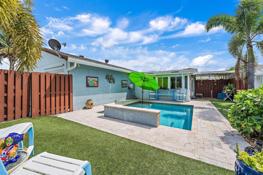 Photo of 929 Riverwood Lane, Jupiter, FL 33458 (MLS # R10975591)