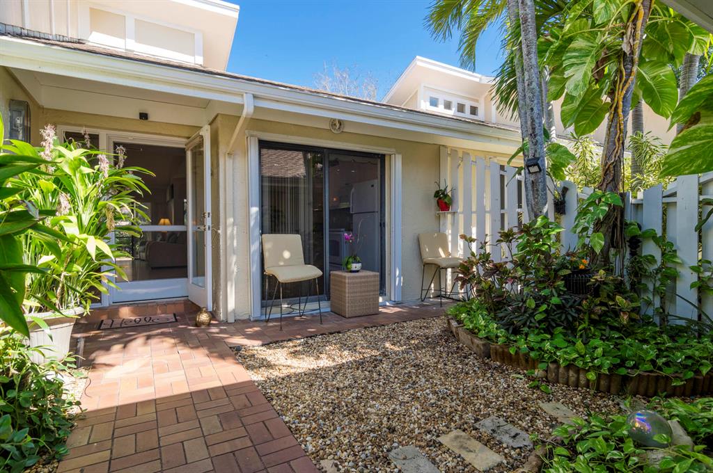 Cape Pointe of Jonathans Landing - Residential