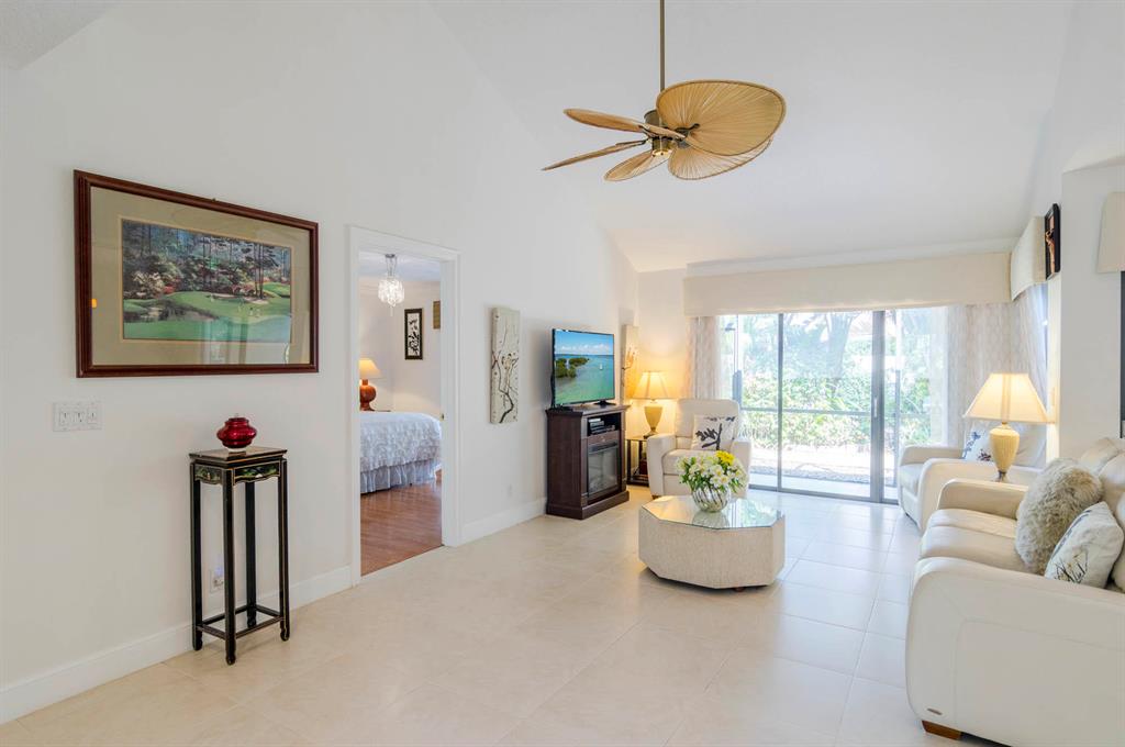 Cape Pointe of Jonathans Landing - Residential