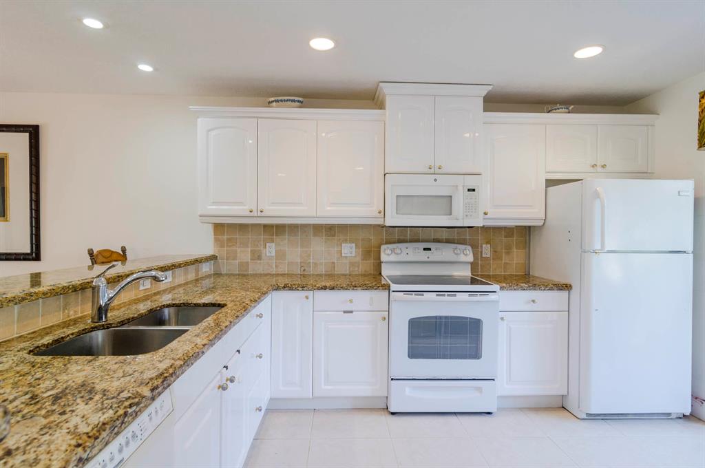 Cape Pointe of Jonathans Landing - Residential