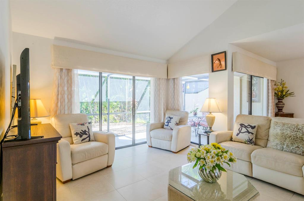 Cape Pointe of Jonathans Landing - Residential