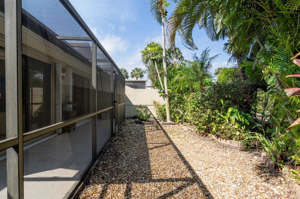 Cape Pointe of Jonathans Landing - Residential