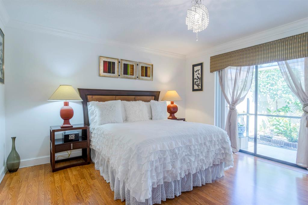 Cape Pointe of Jonathans Landing - Residential