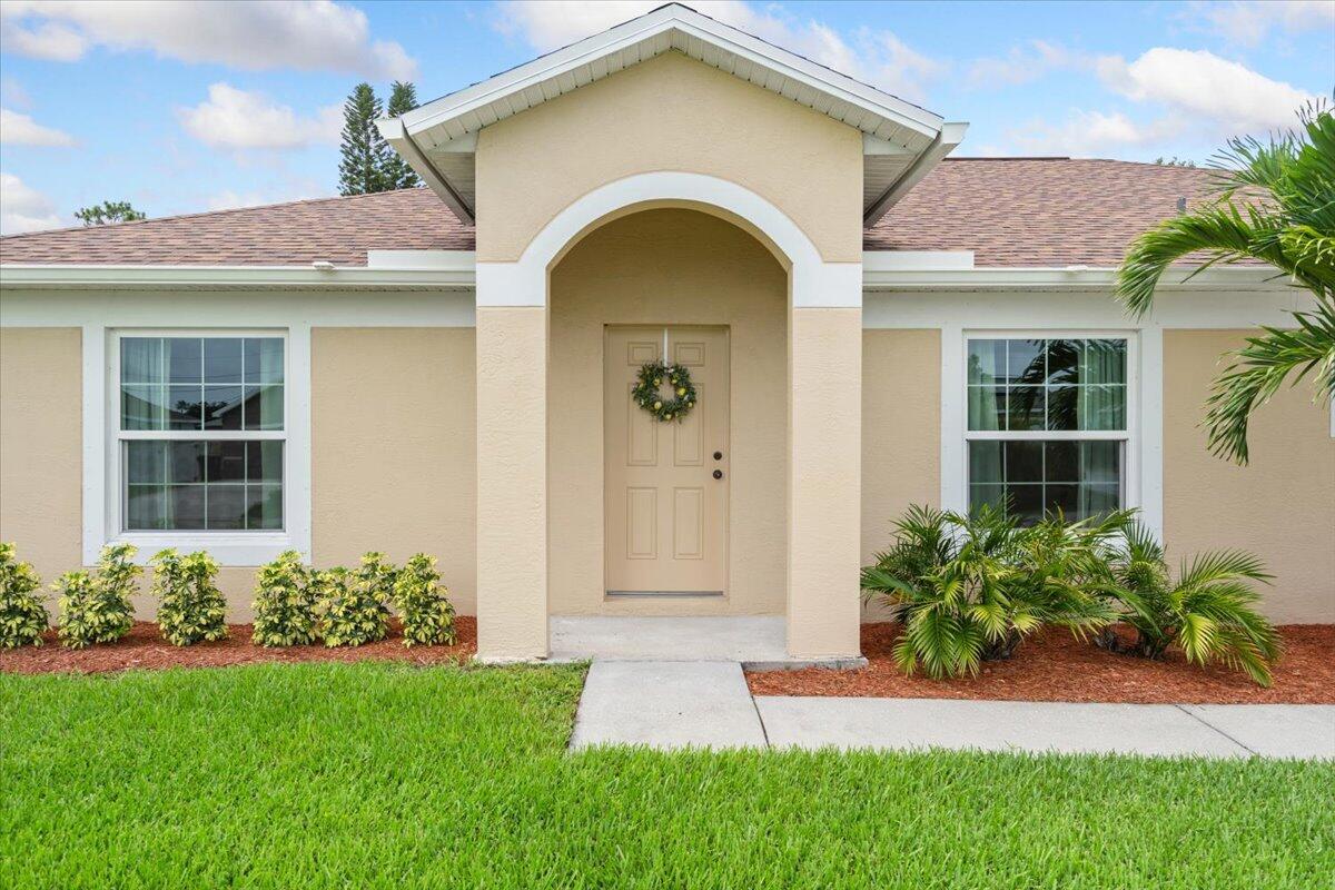 516 SW Crawfish Drive