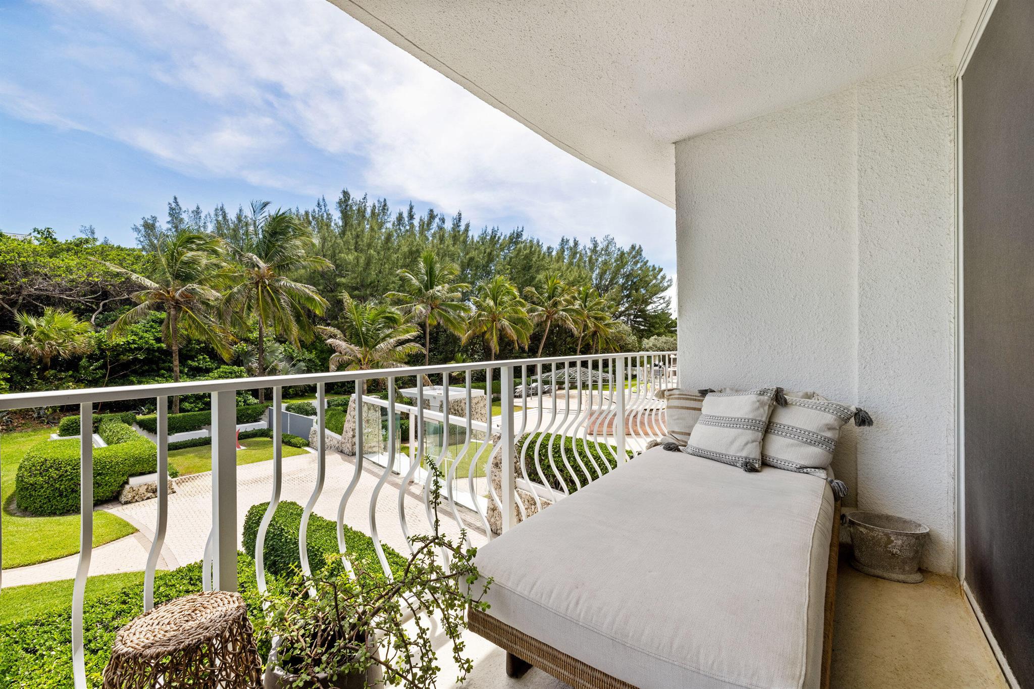 AMBASSADOR SOUTH DEV CORP - Residential Lease