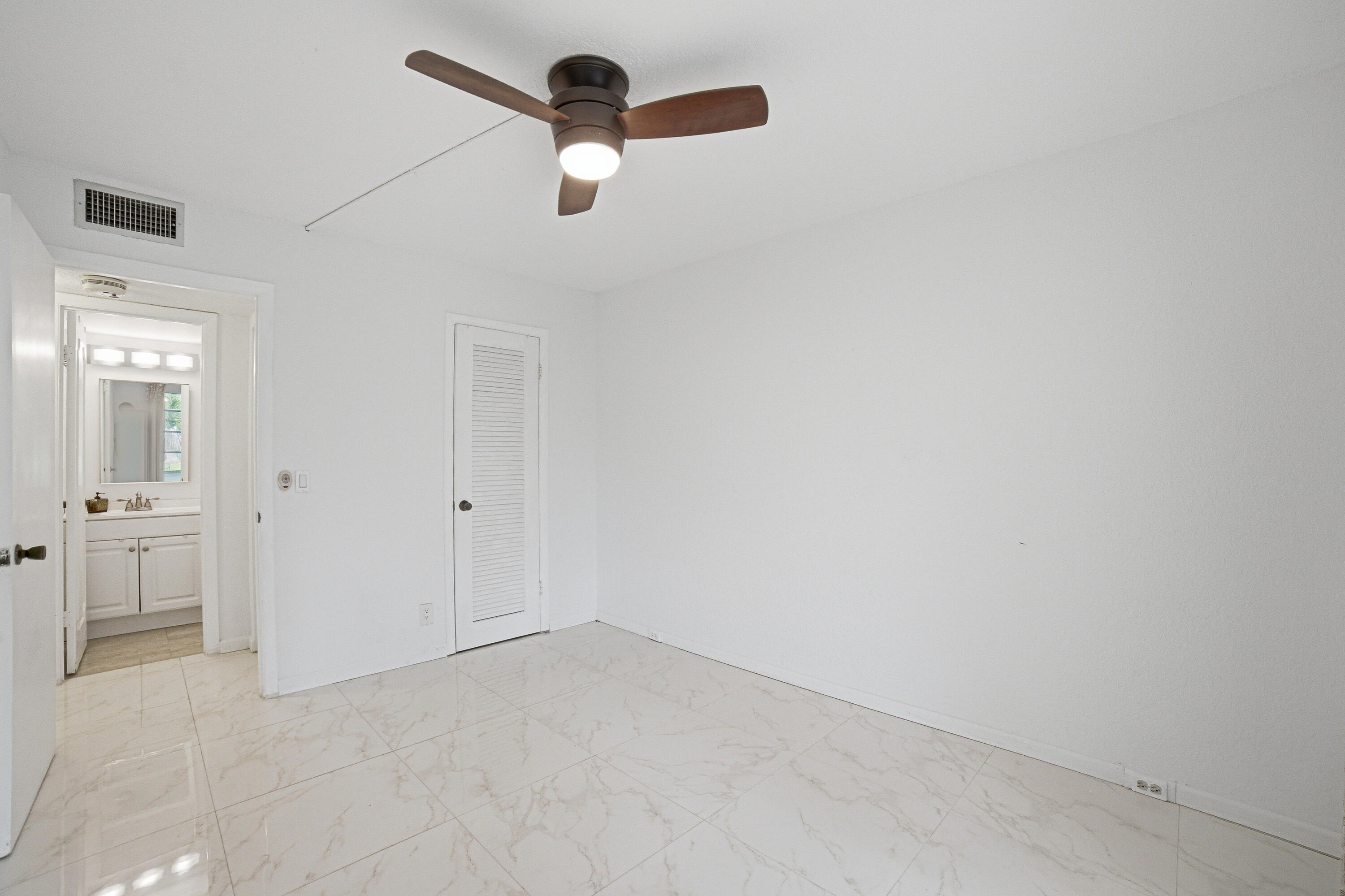 MARKHAM C CONDO - Residential