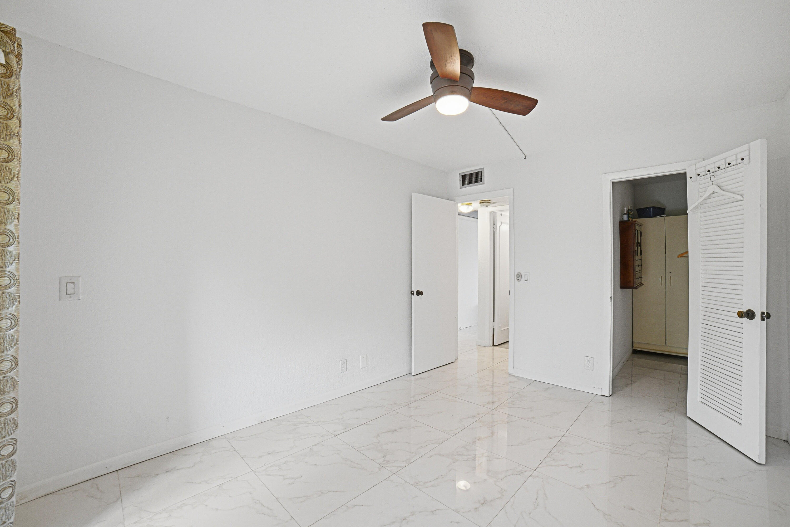 MARKHAM C CONDO - Residential