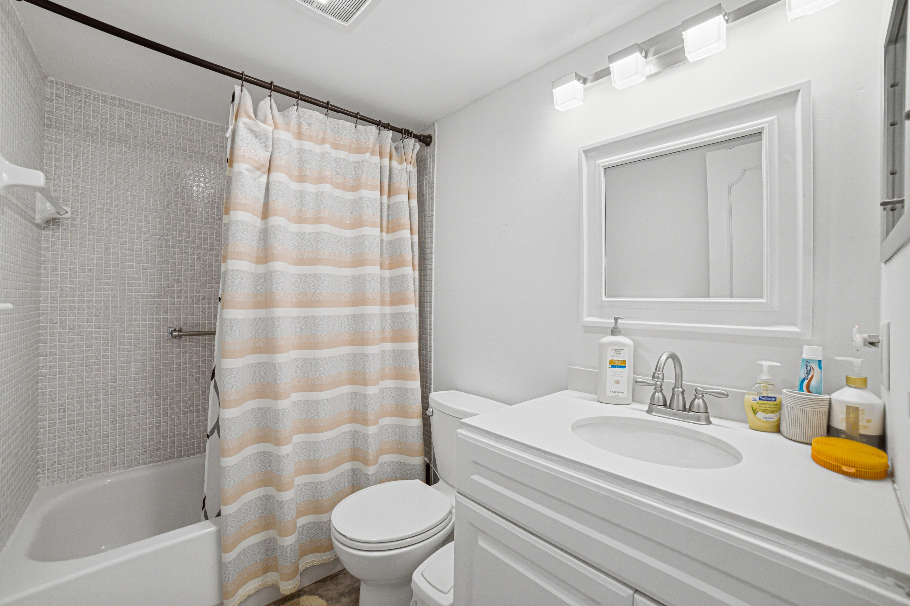 MARKHAM C CONDO - Residential