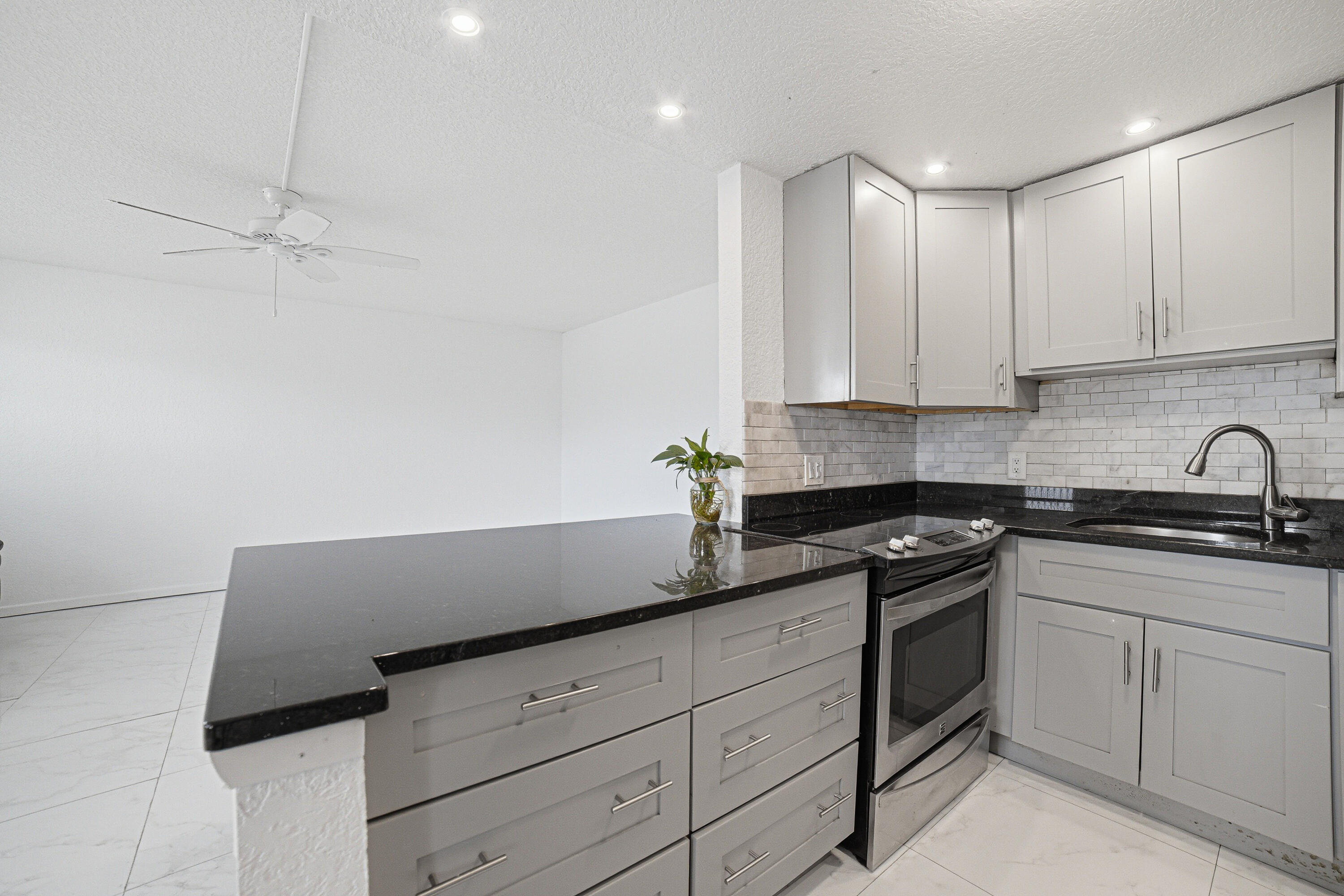 MARKHAM C CONDO - Residential