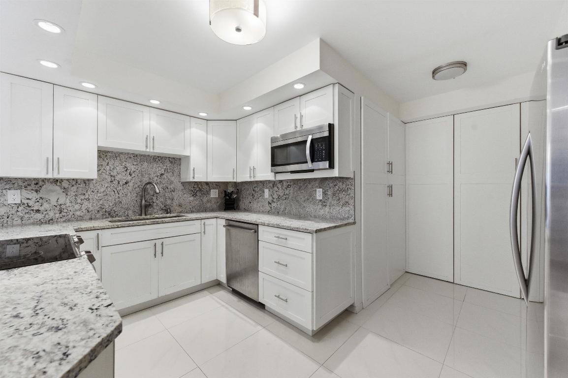 DORCHESTER OF PALM BEACH CONDO - Residential