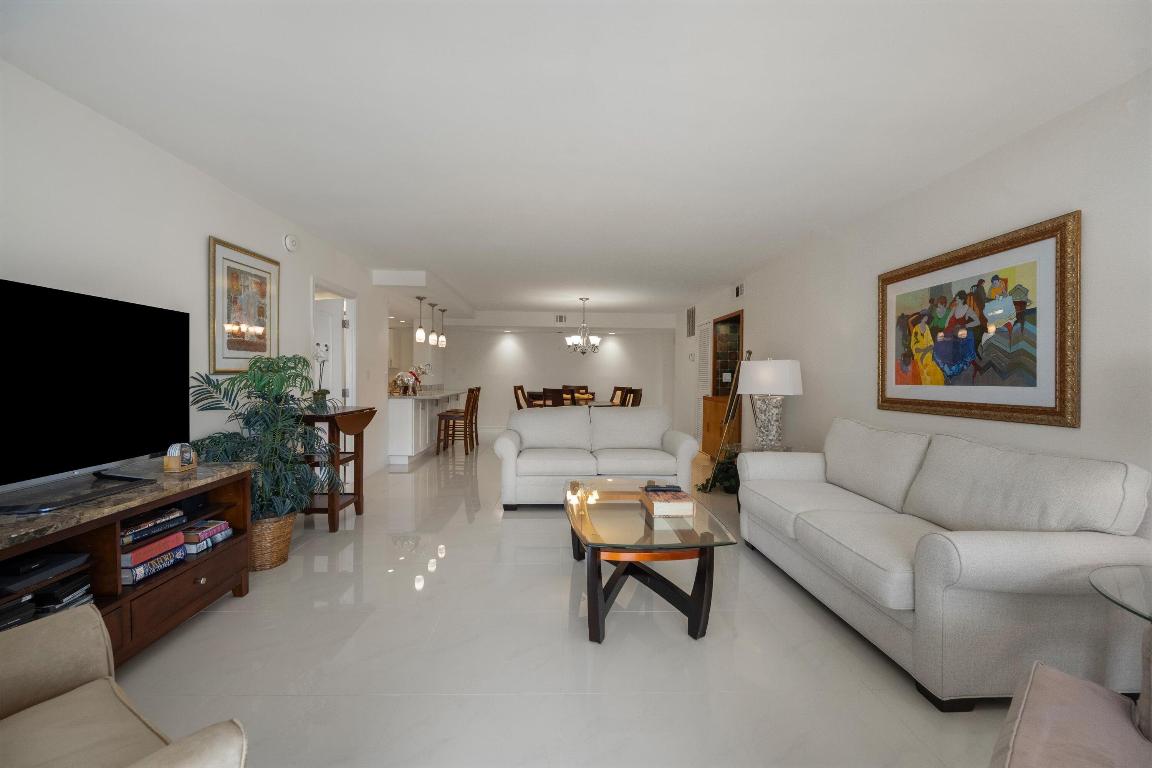 DORCHESTER OF PALM BEACH CONDO - Residential