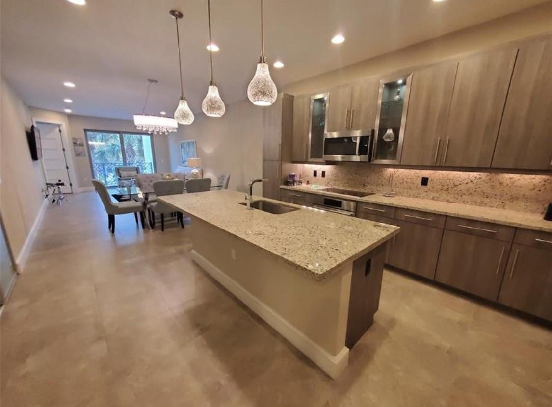 4511 EL MAR Drive 202