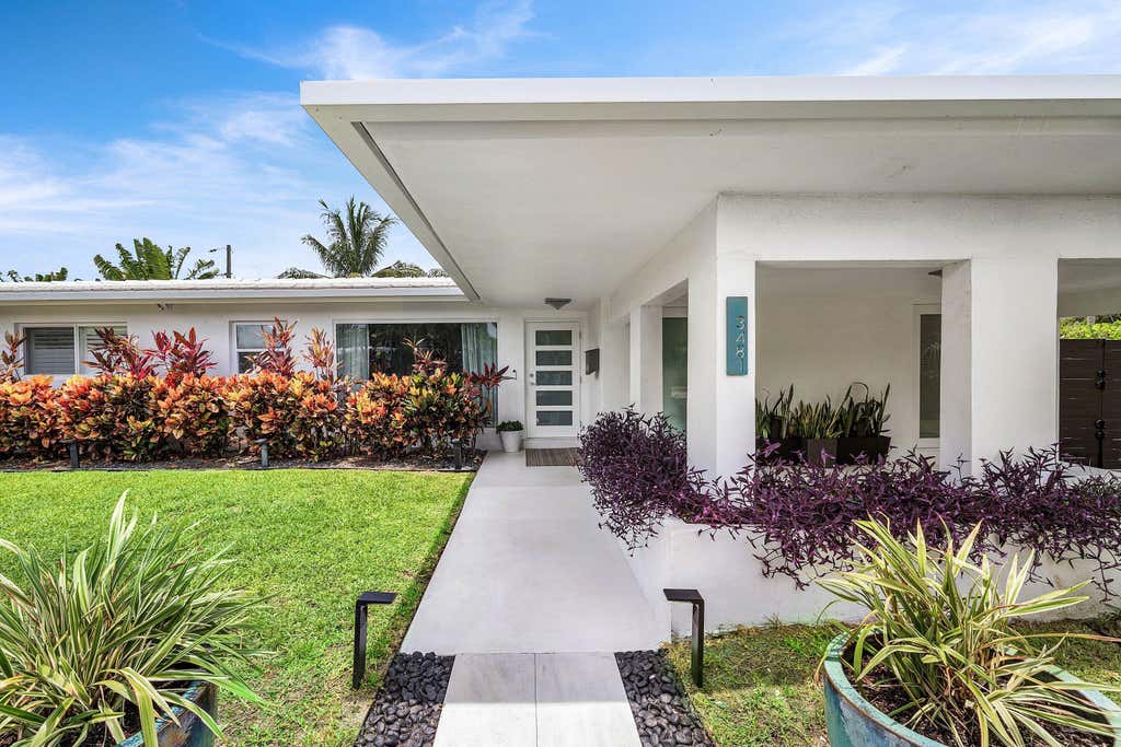 Photo of 3481 NE 18th Avenue, Oakland Park, FL 33306 (MLS # B26045631)