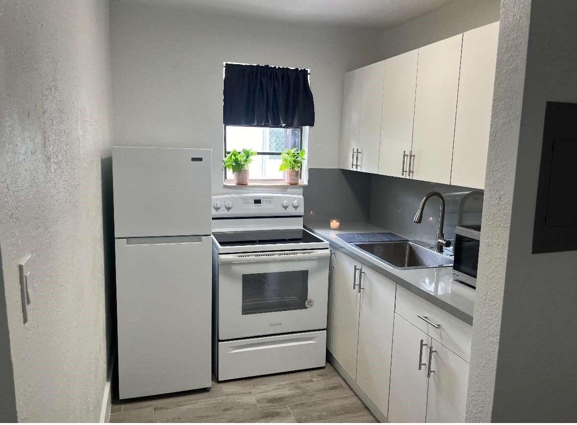 245 NW 32nd St 4