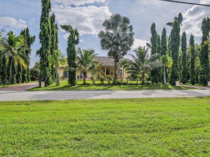 Palm Beach Country Estates - Residential