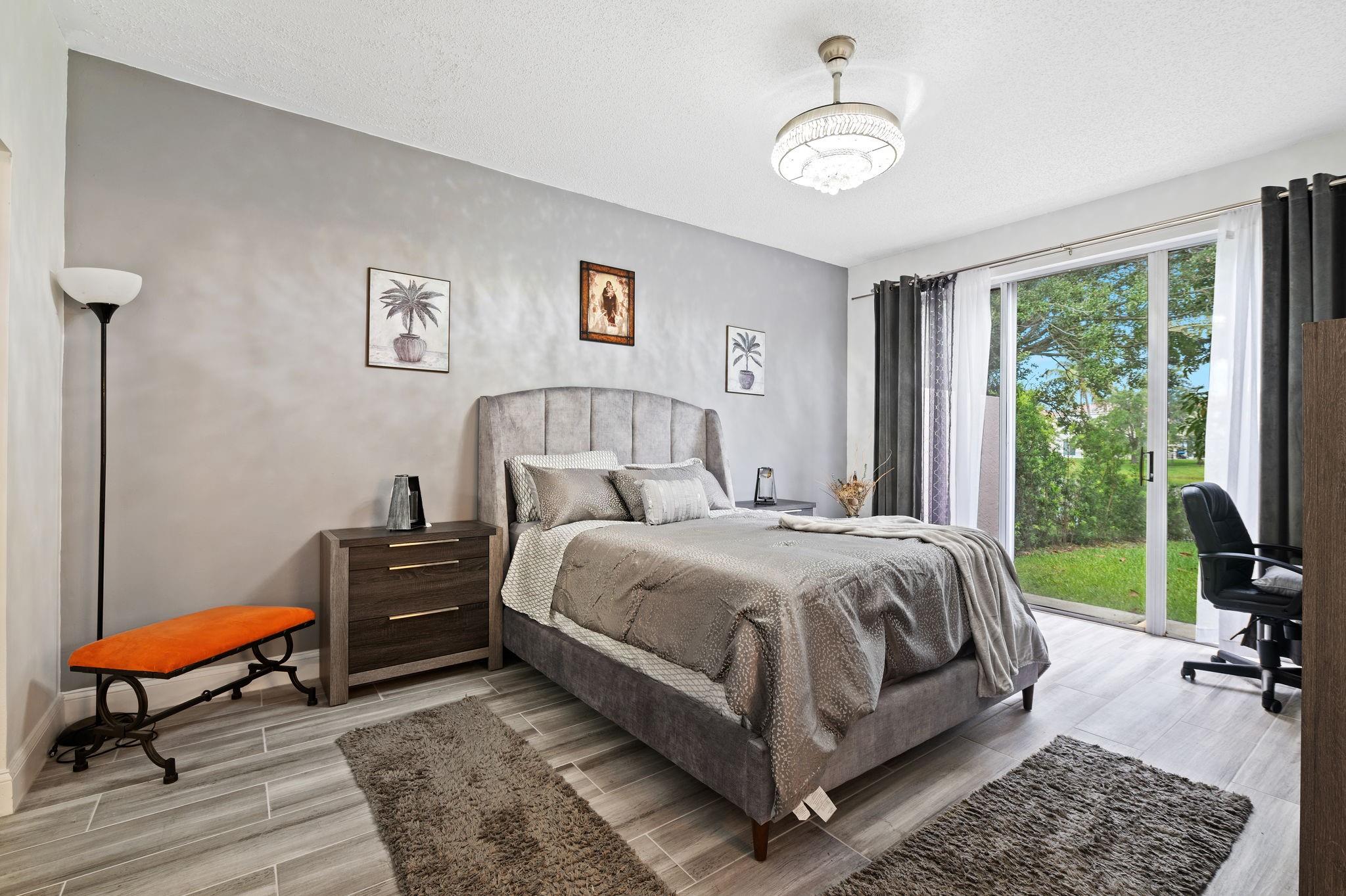 Towngate 156-11 B - Residential