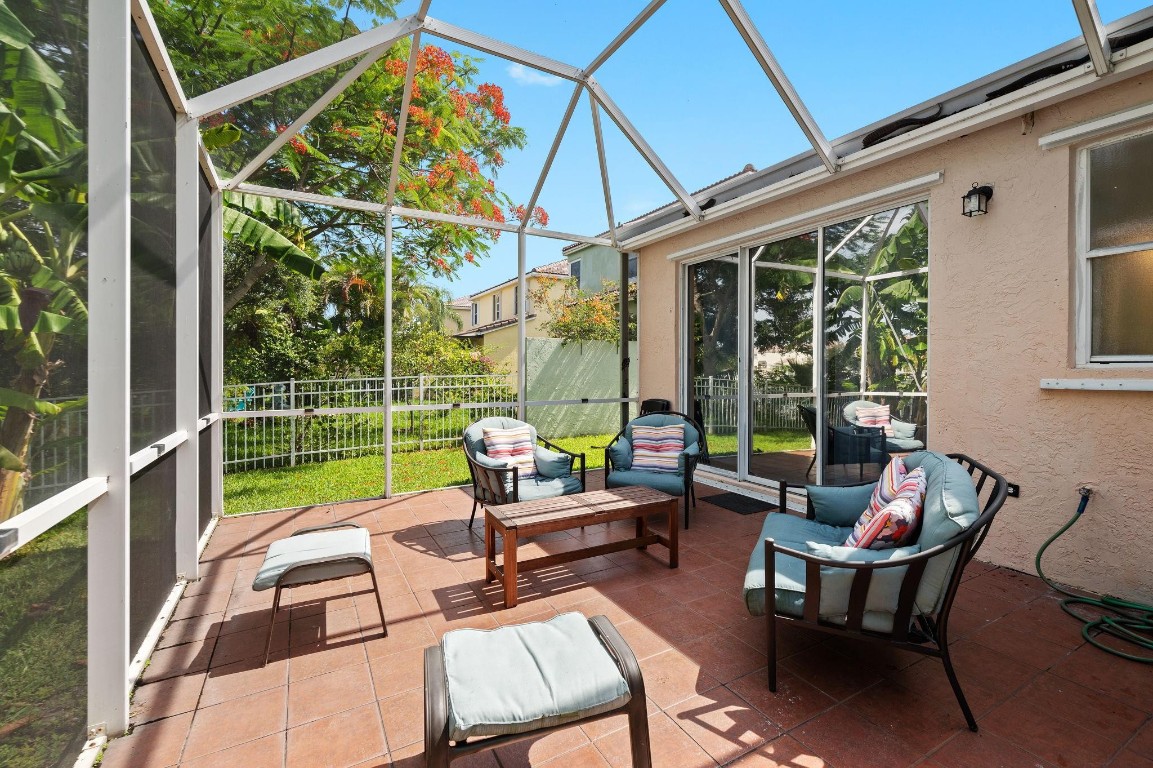 Towngate 156-11 B - Residential