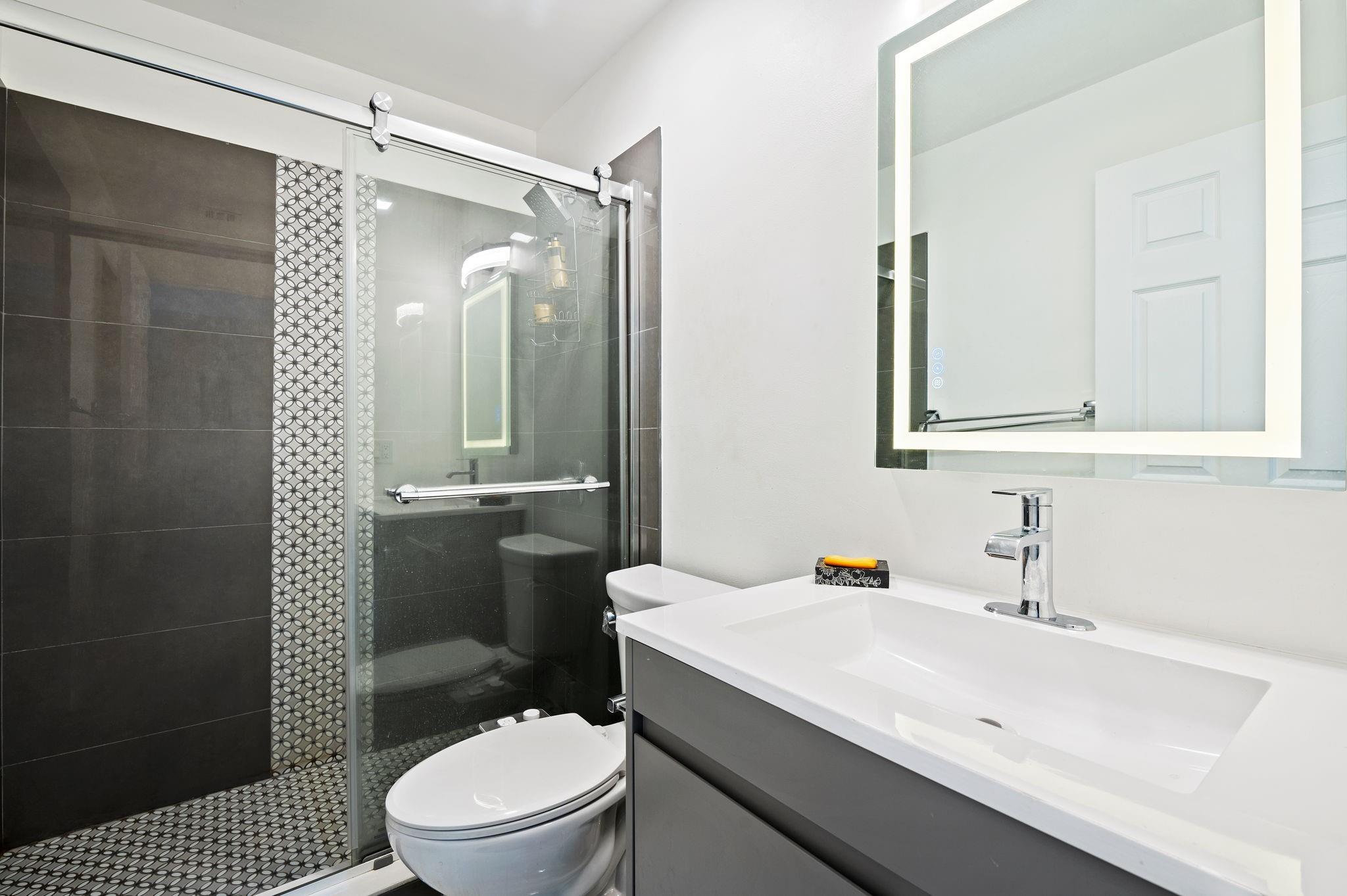 Towngate 156-11 B - Residential