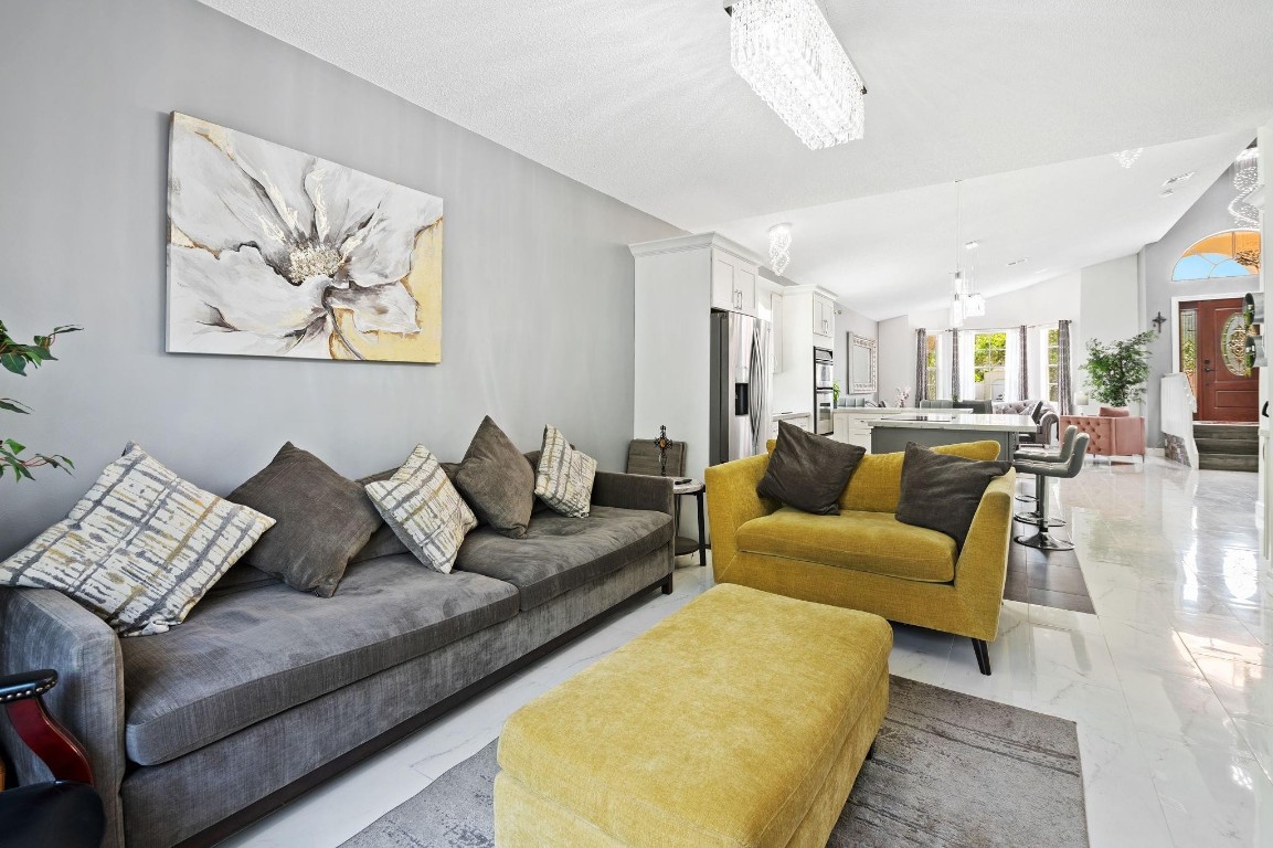 Towngate 156-11 B - Residential