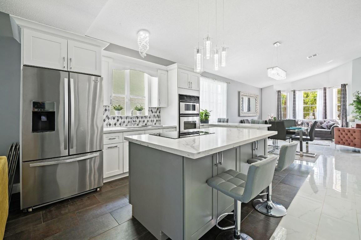 Towngate 156-11 B - Residential