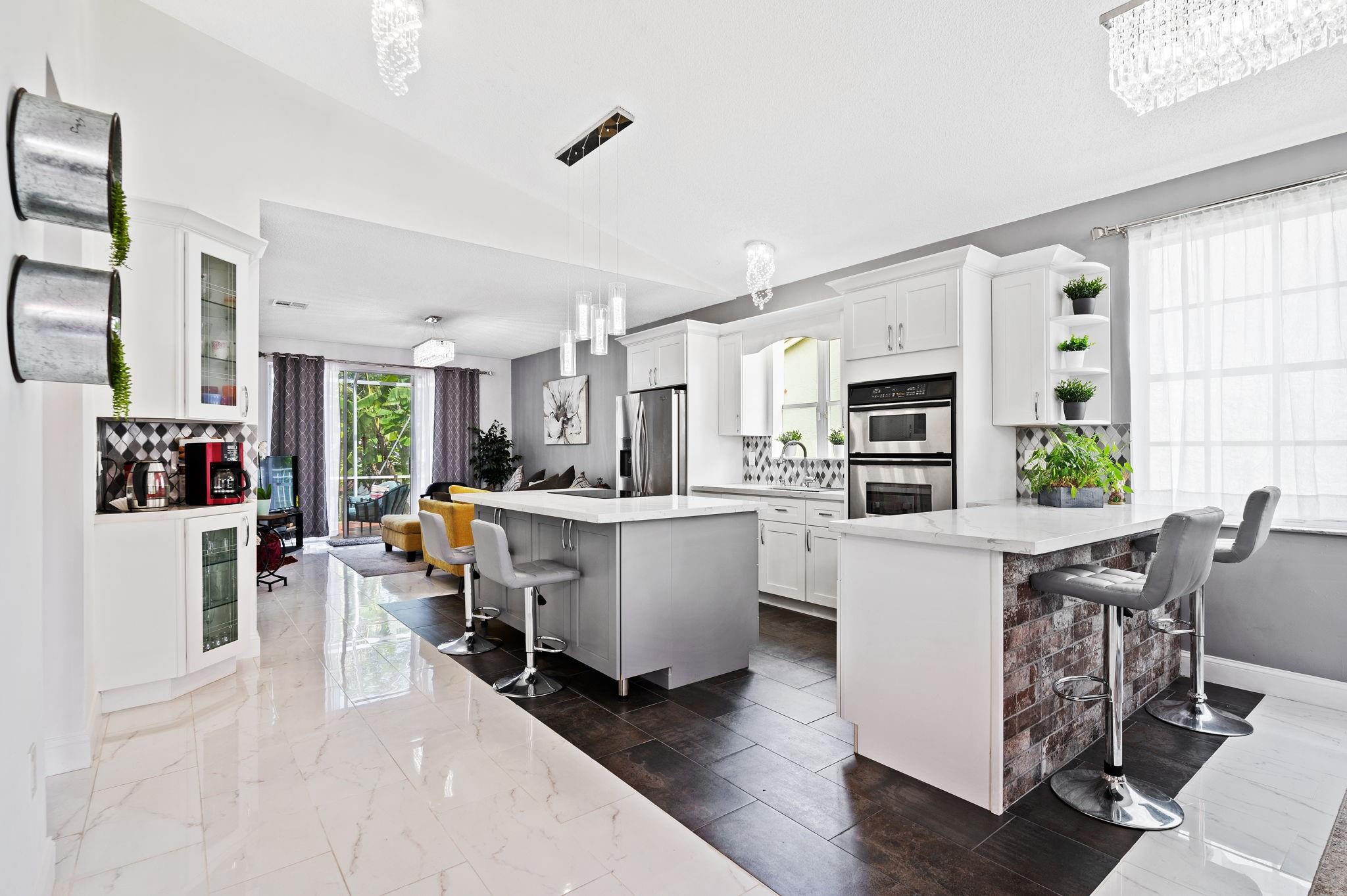 Towngate 156-11 B - Residential