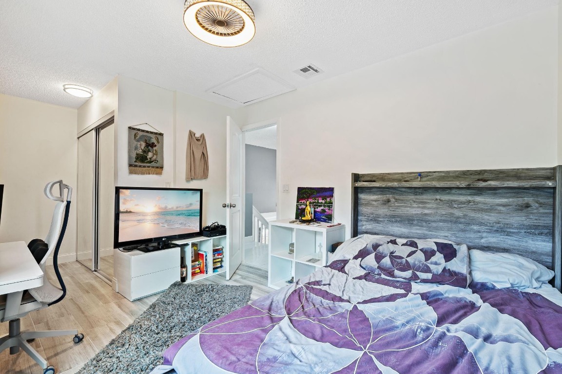 Towngate 156-11 B - Residential