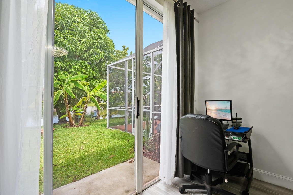 Towngate 156-11 B - Residential