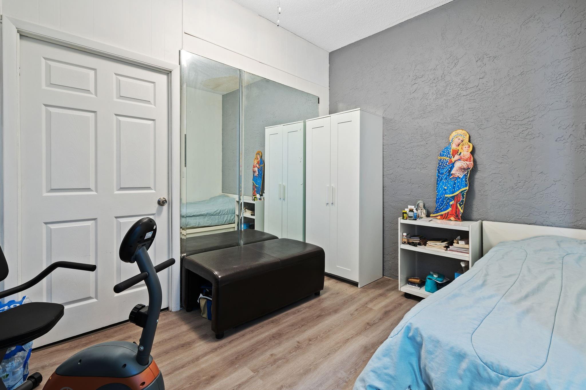 Towngate 156-11 B - Residential