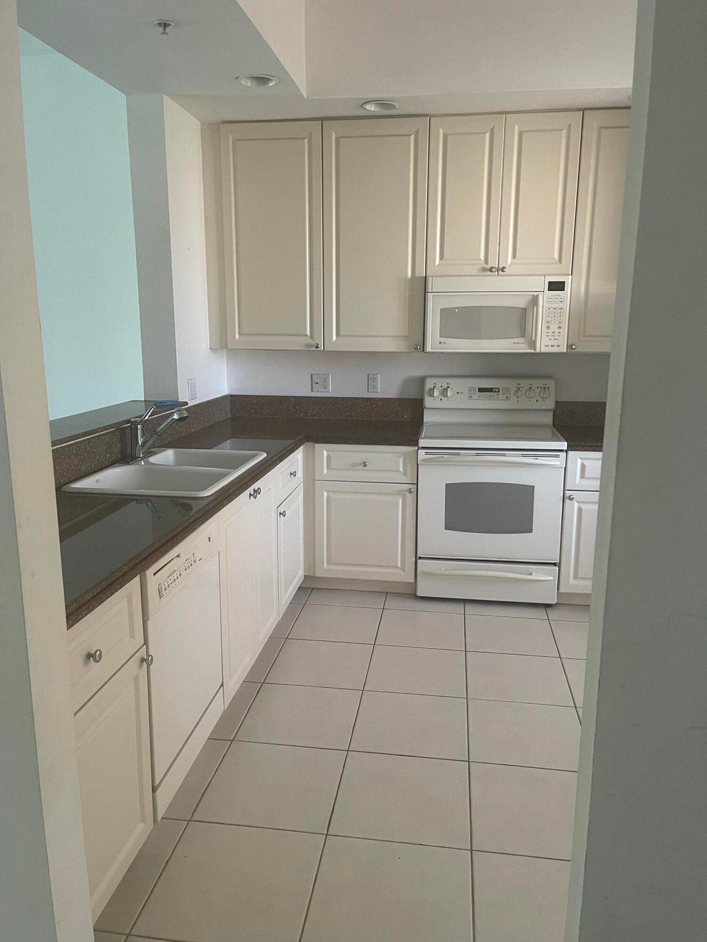 Photo of 1 E Harbour Isle Drive E #Ph01, Fort Pierce, FL 34949 (MLS # R10871116)