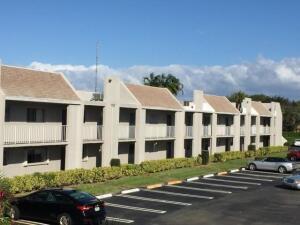 First/Last/Security $250 Application fee $250 cleaning fee and Renters insurance.Bright, updated condo in central Delray Beach. Great location, minutes to restaurants, shopping, and beaches. Quick access to I-95