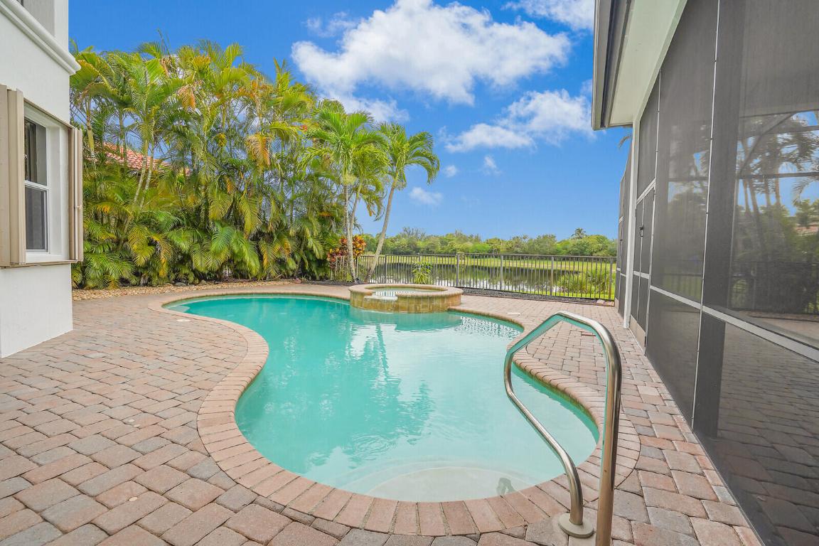 WELLINGTON VIEW - Residential