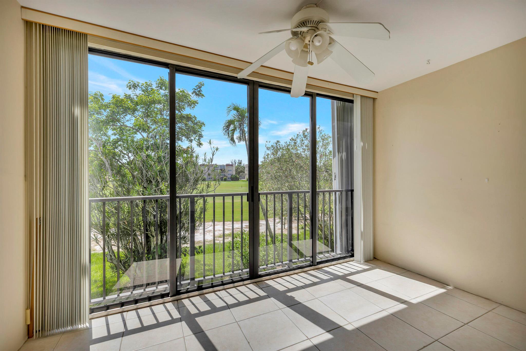 ORIOLE GOLF & TENNIS CLUB - Residential
