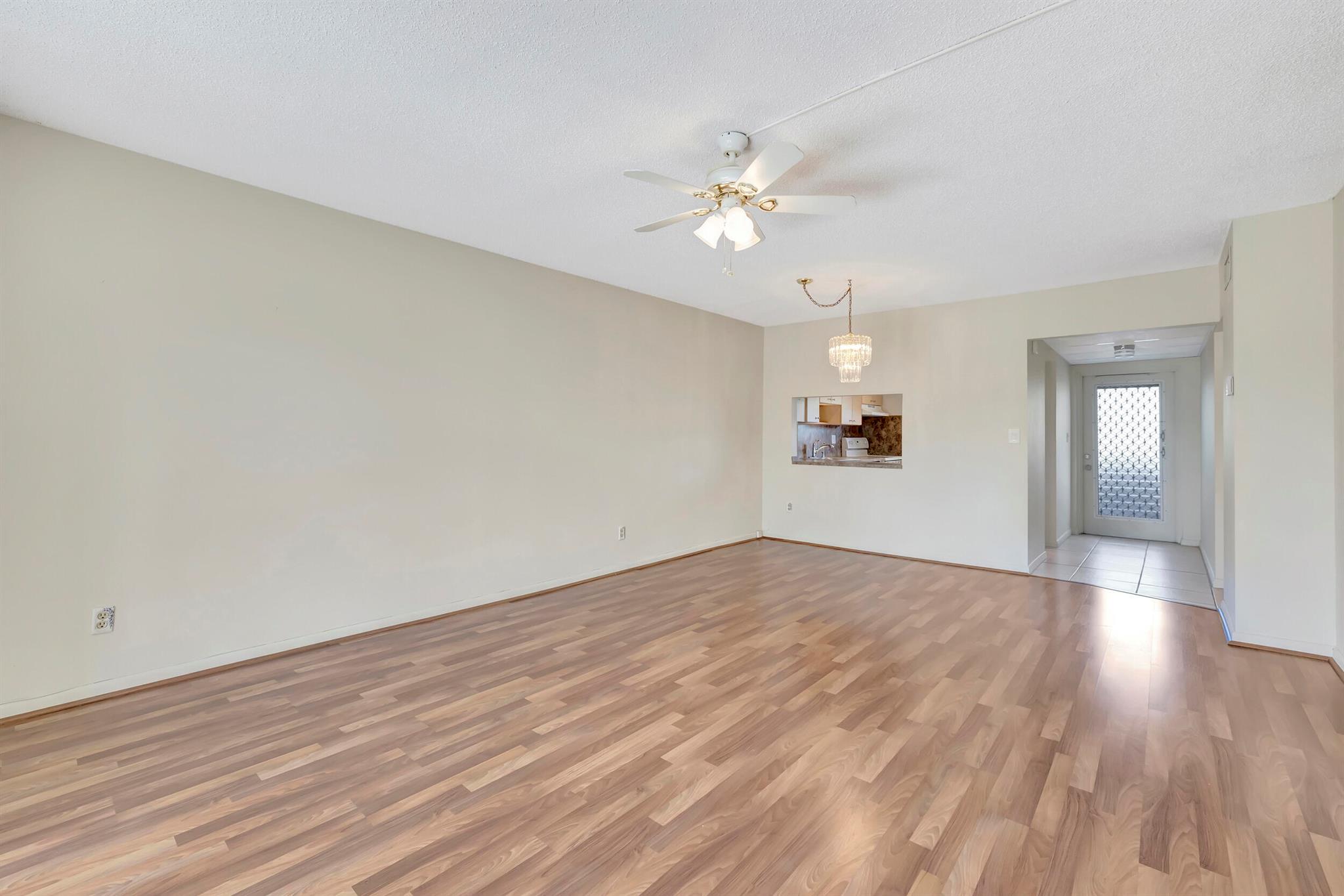 ORIOLE GOLF & TENNIS CLUB - Residential